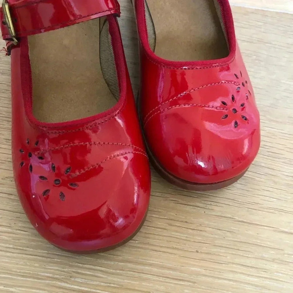 Buster Brown Vintage Red Patent Leather Mary Jane Shoes - Picture 4 of 10